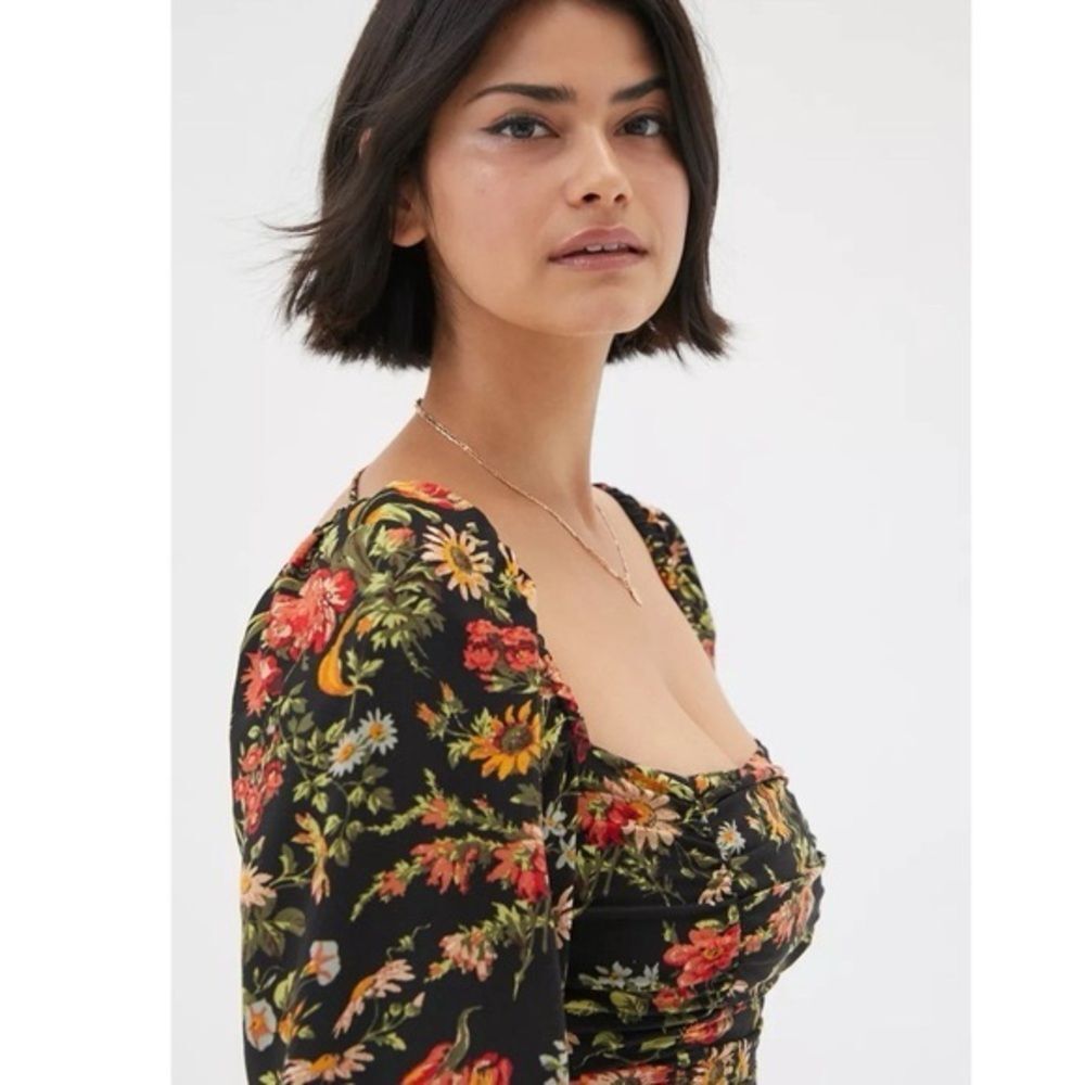 Urban Outfitters Black Floral Crop Top Small Smocked Stretch Elastic
